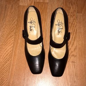 Life Stride Black Heels